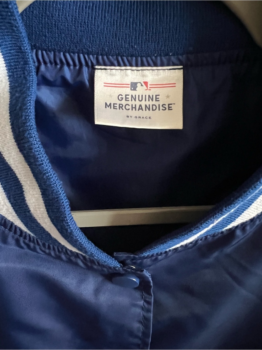New York Yankees Vintage Satin Bomber Cropped Jacket - Picture 2 of 5
